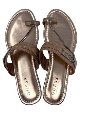 GUESS Metallic Rose Gold Toe Ring w/chain flat Sandals women’s size 8
